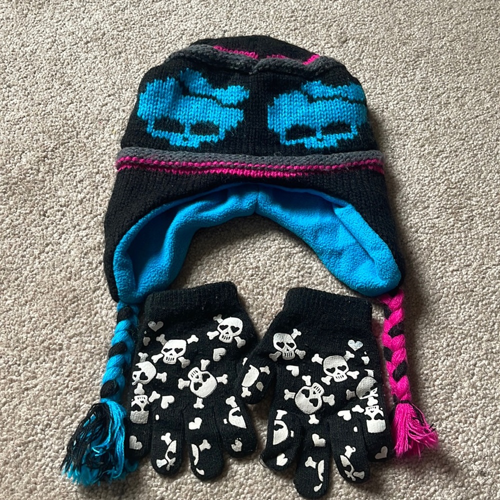 Monster High Hat and Gloves